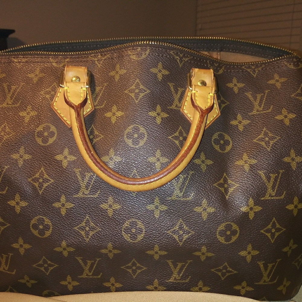 😄SOLD!!! Authentic Louis Vuitton Speedy 35